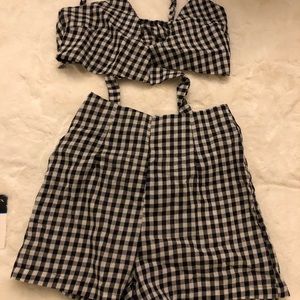 ChicMe Plaid Knot crop top and High-Waisted short set Size Medium